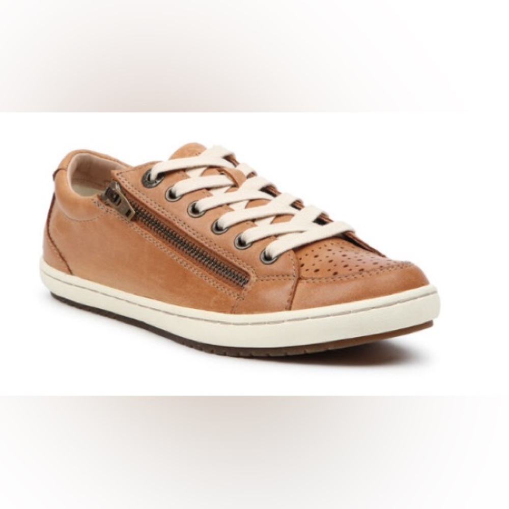 Taos leather sneaker